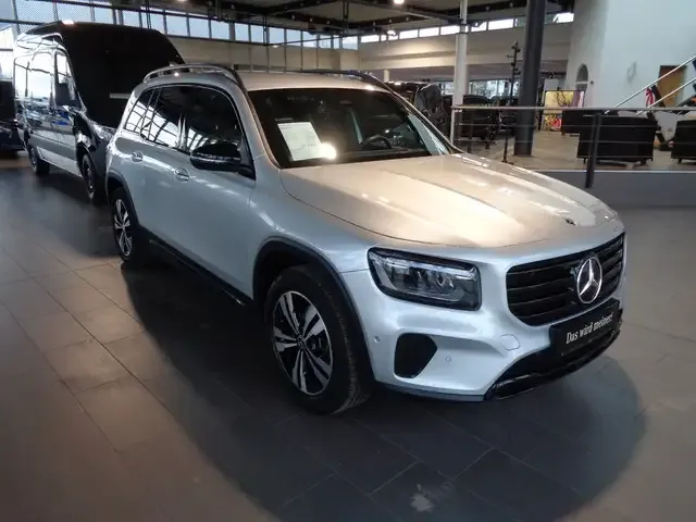 Mercedes-Benz GLB 200