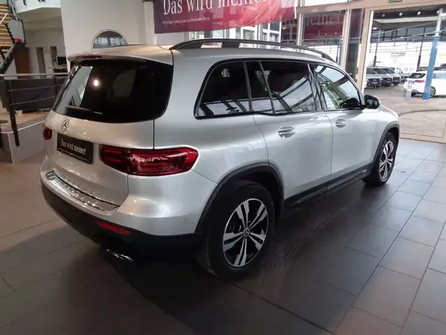 Mercedes-Benz GLB 200