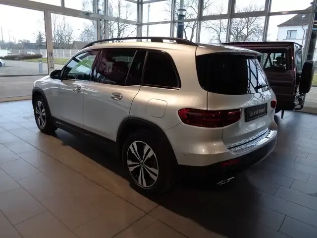 Mercedes-Benz GLB 200