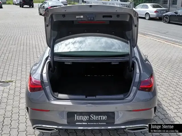 Mercedes-Benz CLA 200