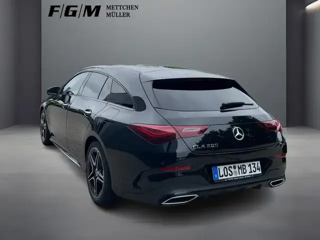 Mercedes-Benz CLA 200
