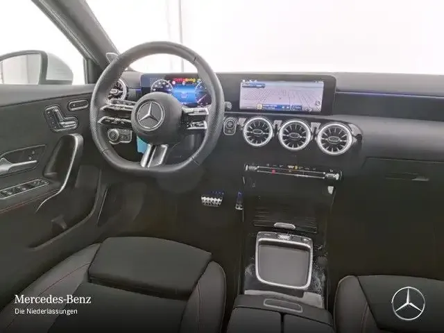 Mercedes-Benz A 220