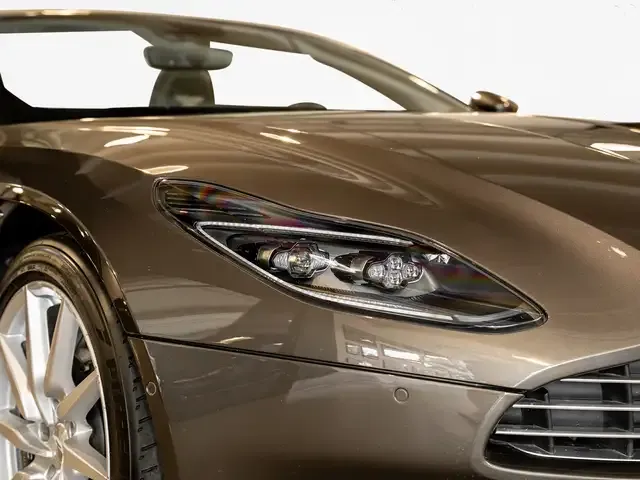 Aston Martin DB11