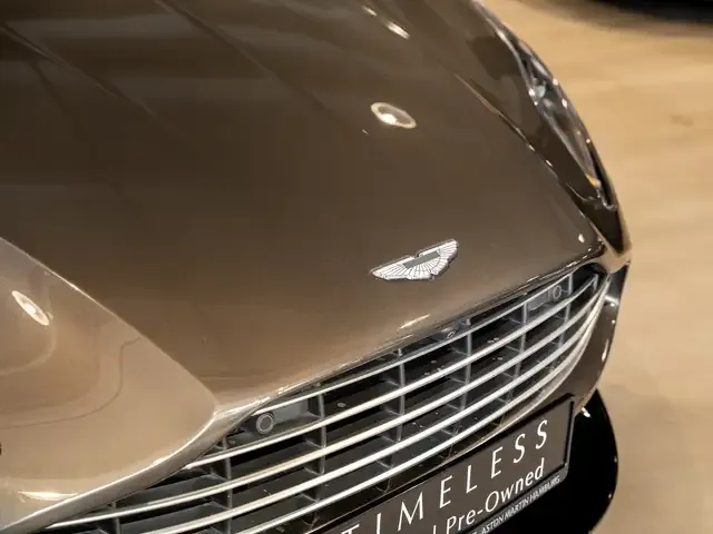 Aston Martin DB11
