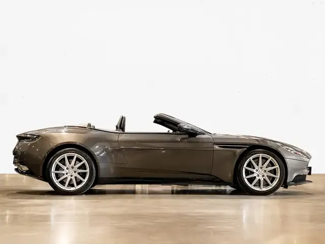 Aston Martin DB11
