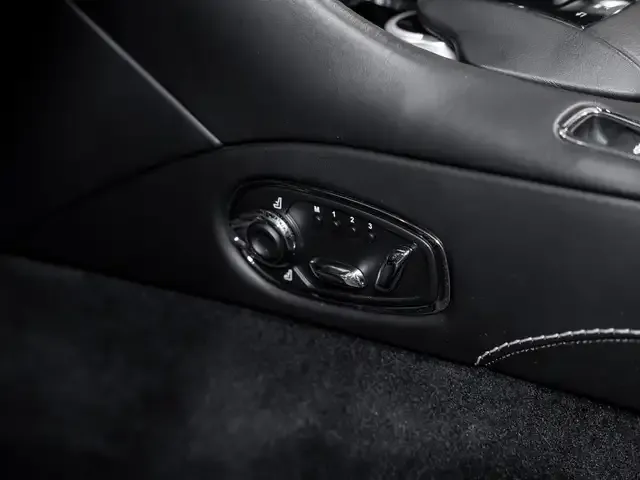 Aston Martin DB11
