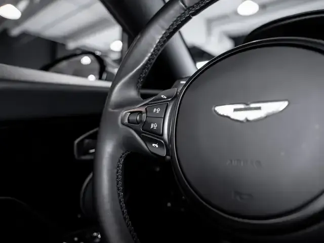 Aston Martin DB11