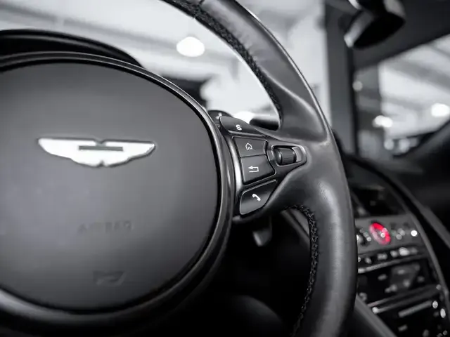 Aston Martin DB11