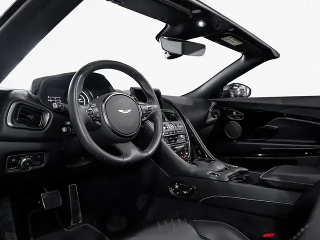 Aston Martin DB11