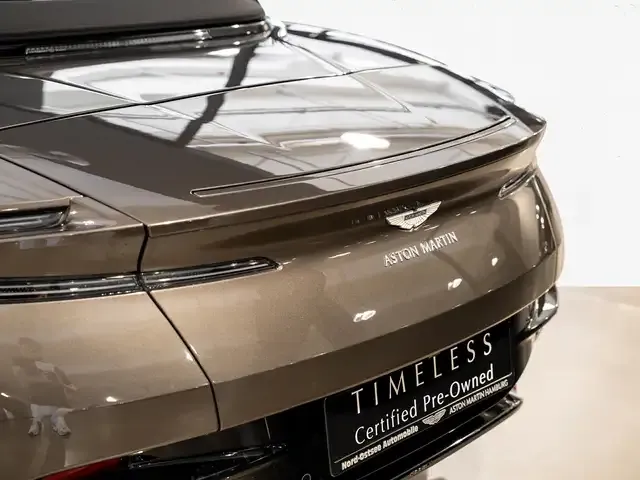 Aston Martin DB11