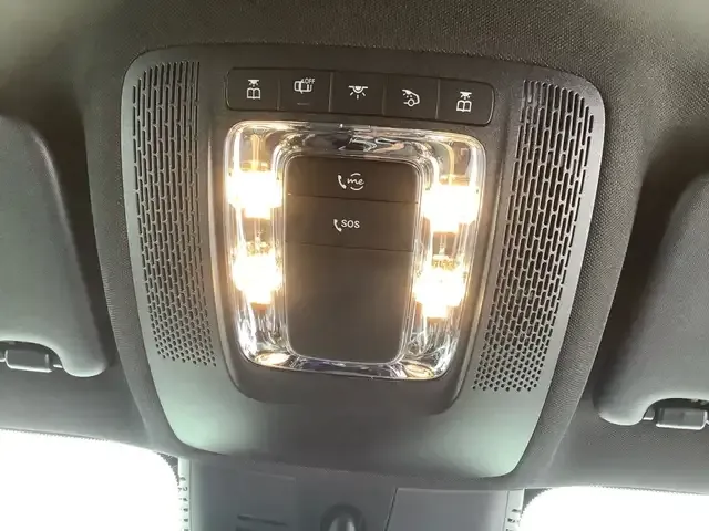 Mercedes-Benz GLB 200