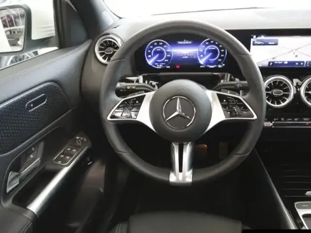 Mercedes-Benz EQA 300