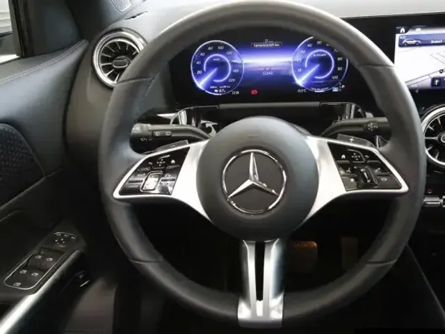 Mercedes-Benz EQA 300