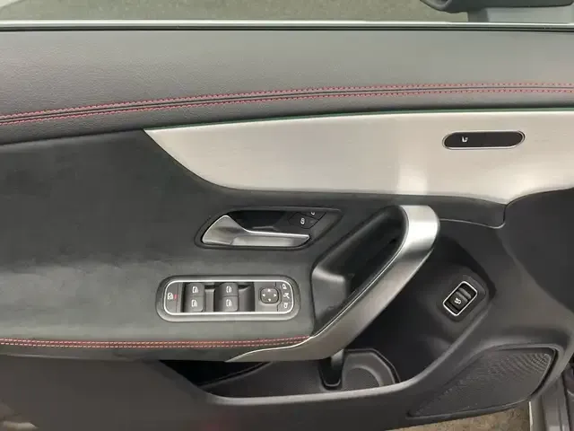 Mercedes-Benz CLA 220