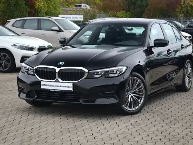 BMW 330