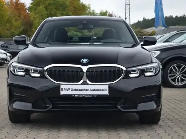 BMW 330