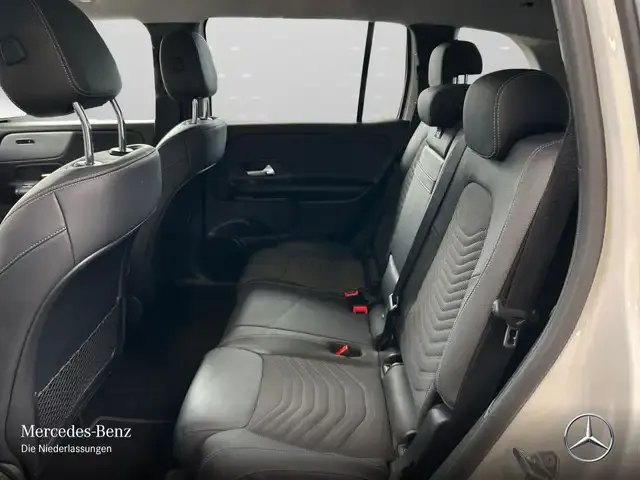Mercedes-Benz GLB 180