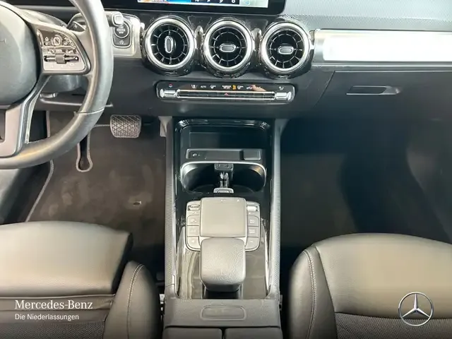Mercedes-Benz GLB 180