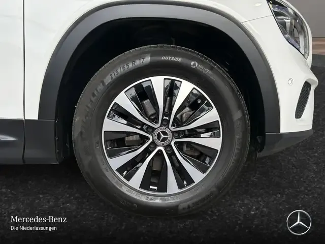 Mercedes-Benz GLB 180