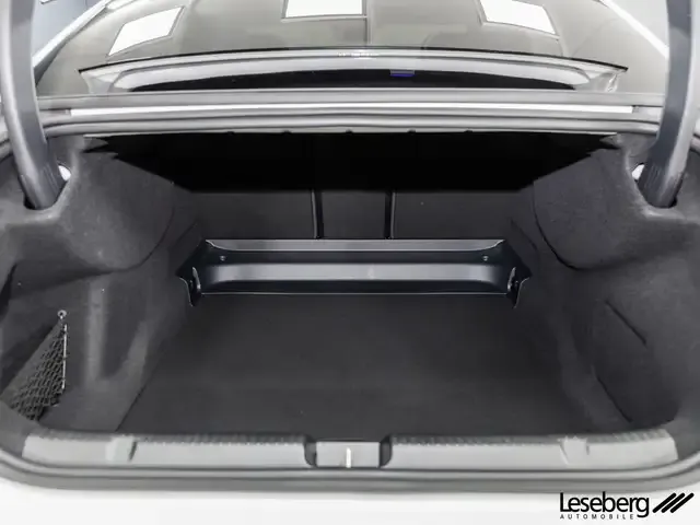 Mercedes-Benz EQE 300