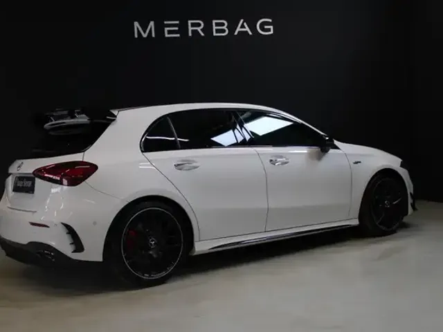 Mercedes-Benz A 45 AMG
