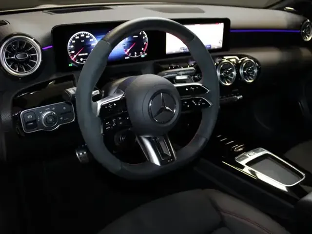 Mercedes-Benz A 45 AMG