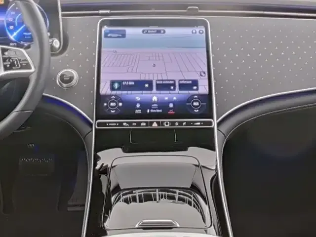 Mercedes-Benz EQE 300