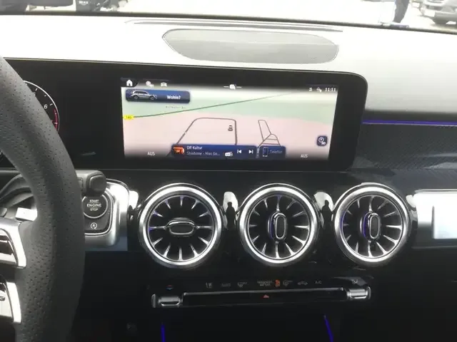 Mercedes-Benz GLB 180