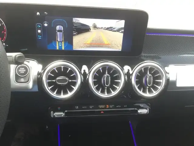 Mercedes-Benz GLB 180