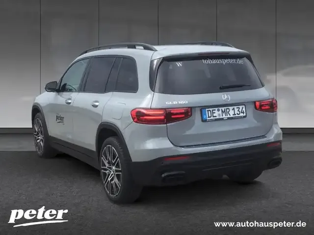 Mercedes-Benz GLB 180