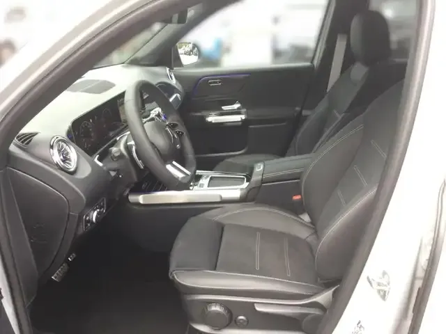 Mercedes-Benz GLB 180