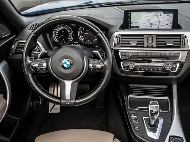 BMW 230