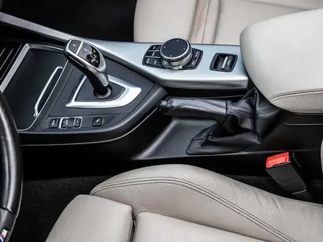 BMW 230