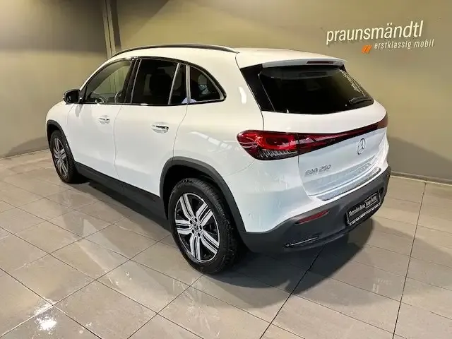 Mercedes-Benz EQA 250