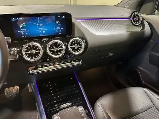 Mercedes-Benz EQA 250