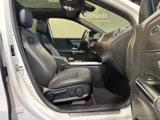 Mercedes-Benz EQA 250