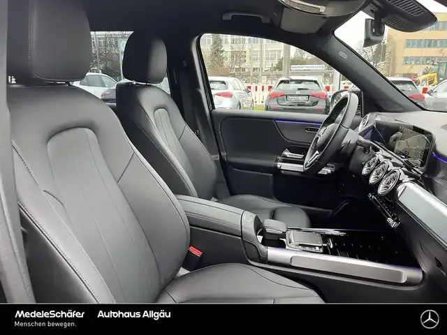 Mercedes-Benz EQB 350