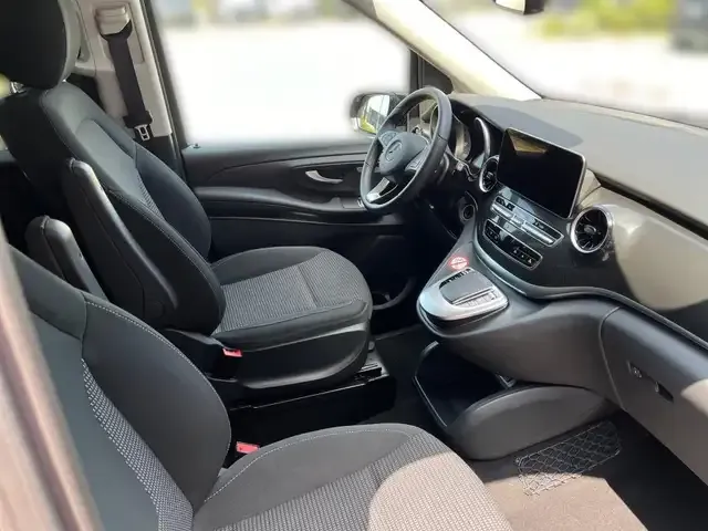 Mercedes-Benz EQV 300