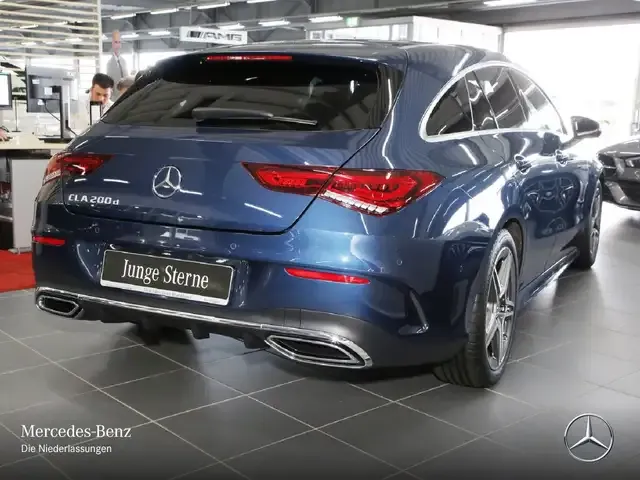 Mercedes-Benz CLA 200