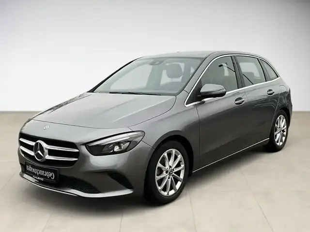 Mercedes-Benz B 220
