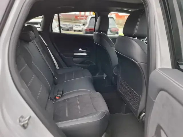 Mercedes-Benz GLA 220