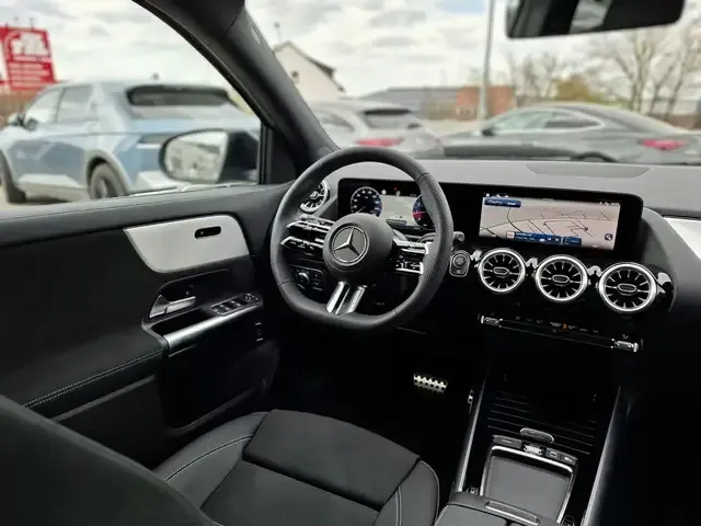 Mercedes-Benz GLA 220
