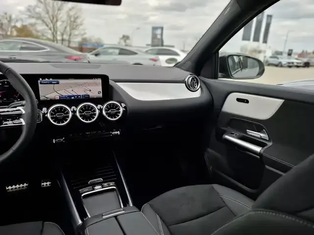 Mercedes-Benz GLA 220