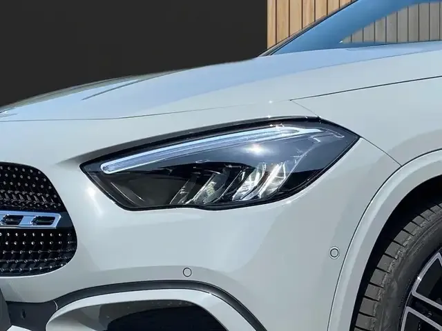 Mercedes-Benz GLA 200
