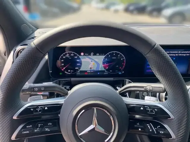 Mercedes-Benz GLA 200