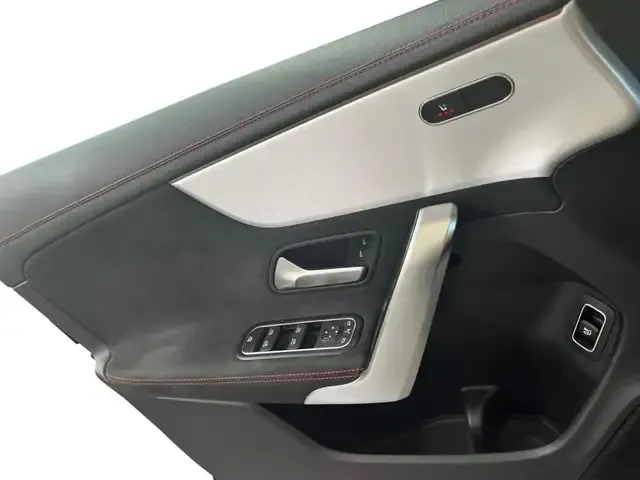 Mercedes-Benz CLA 220