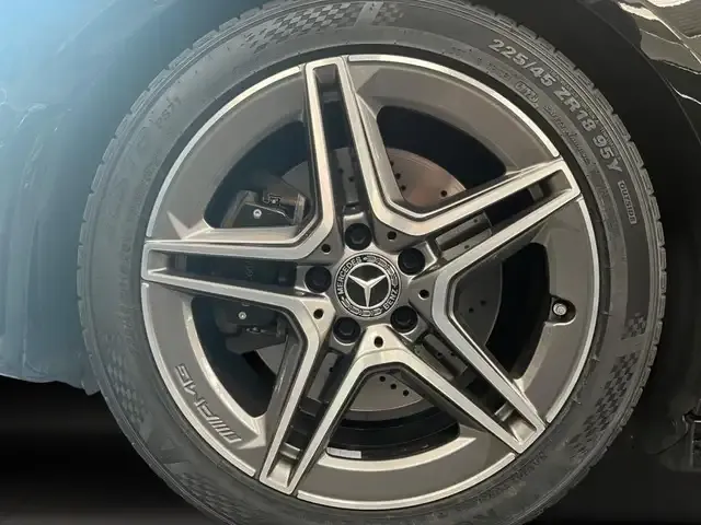 Mercedes-Benz CLA 220