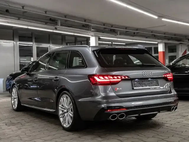 Audi S4