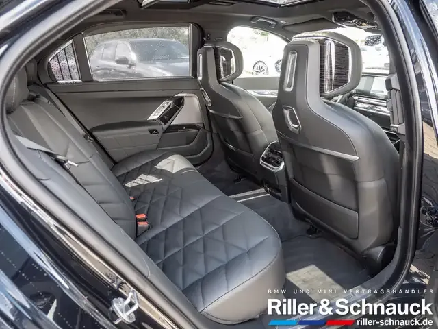BMW 740