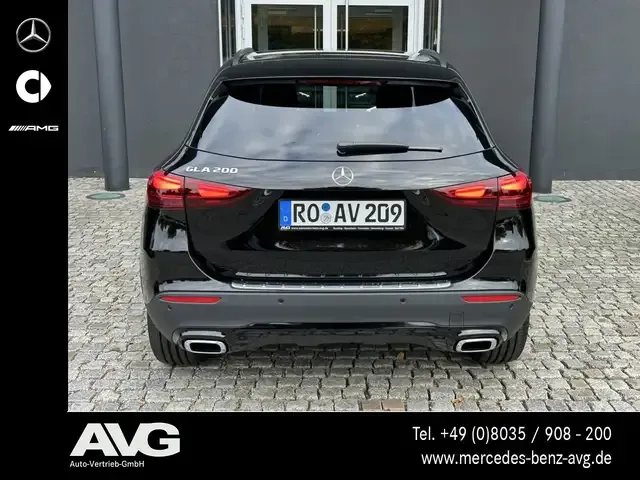 Mercedes-Benz GLA 200